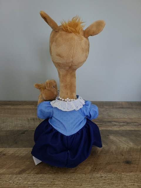 cuddle barn llama