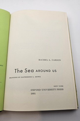 THE SEA AROUND US - Rachel Carson 1st Edition 7th Printing 1951 HCDJ - Imagen 2 de 6