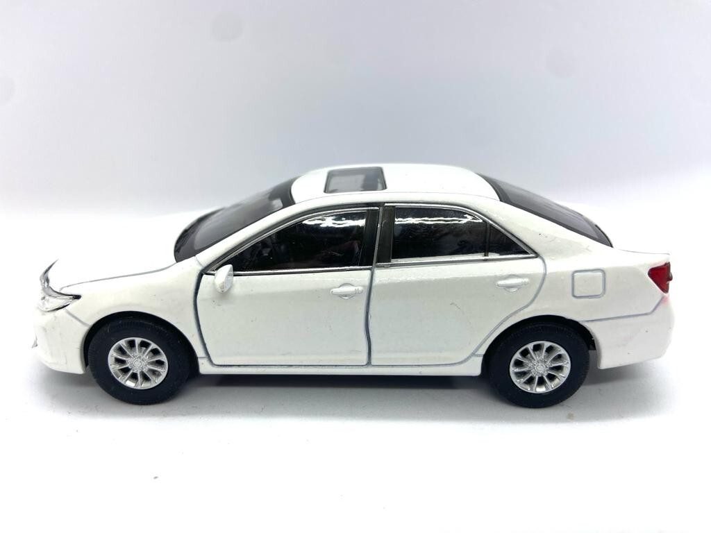 NEX WELLY White Toyota Camry Diecast Metal 1:36 Scale