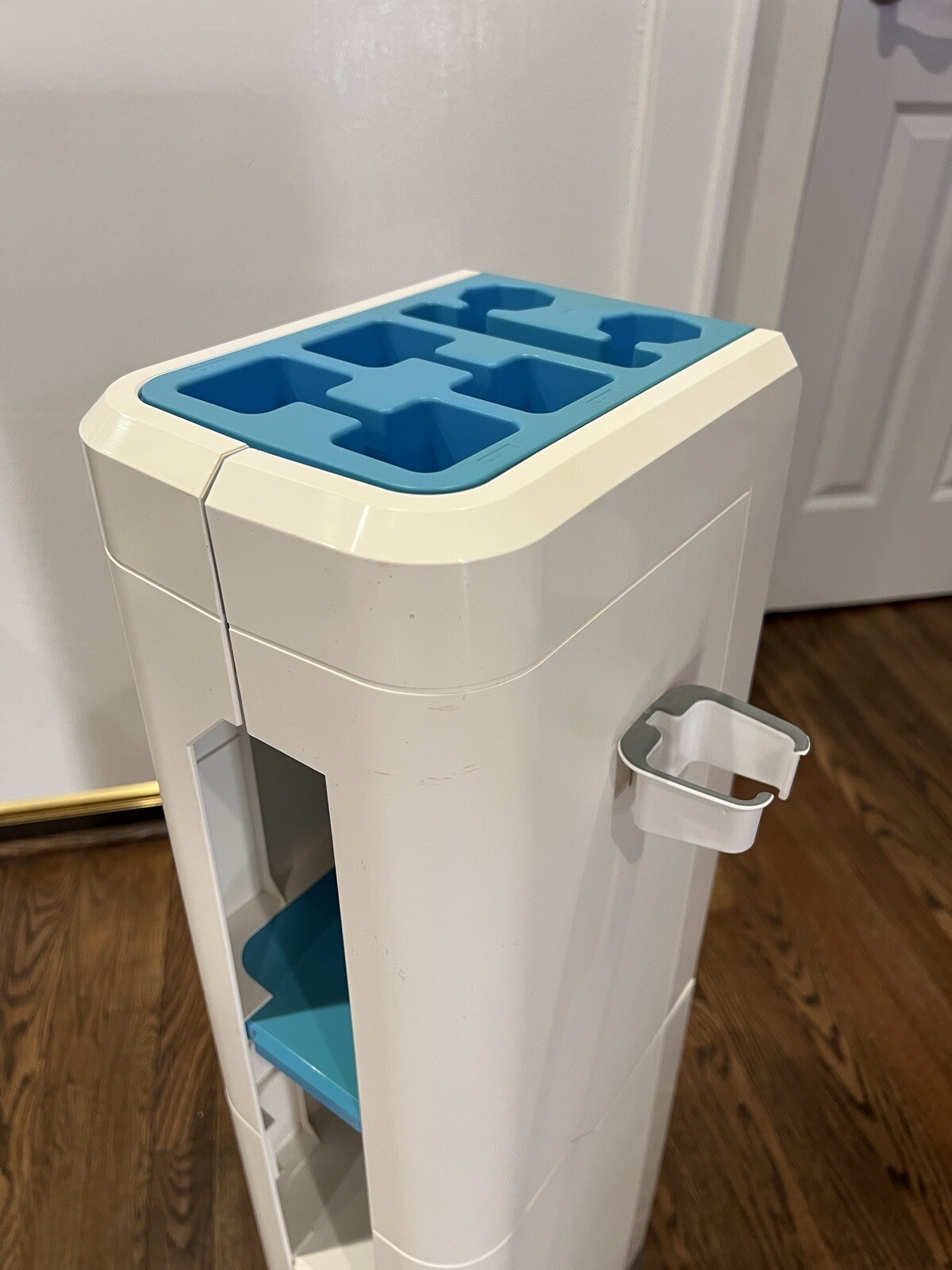 Nintendo Wii / U Storage Tower Rack Video Game Holder Stand 35” Tall