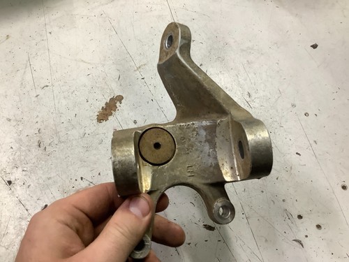 2004 04 POLARIS PREDATOR 500 OEM LEFT SPINDLE KNUCKLE - Picture 2 of 2