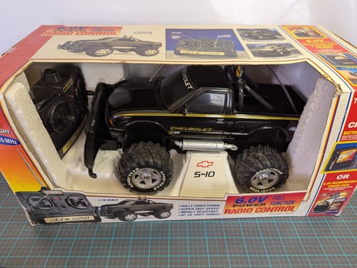 New Bright RC Sport Truck 1:16 Chevy S-10 No 369-1 VTG Full Function RC Truck - Picture 12 of 18