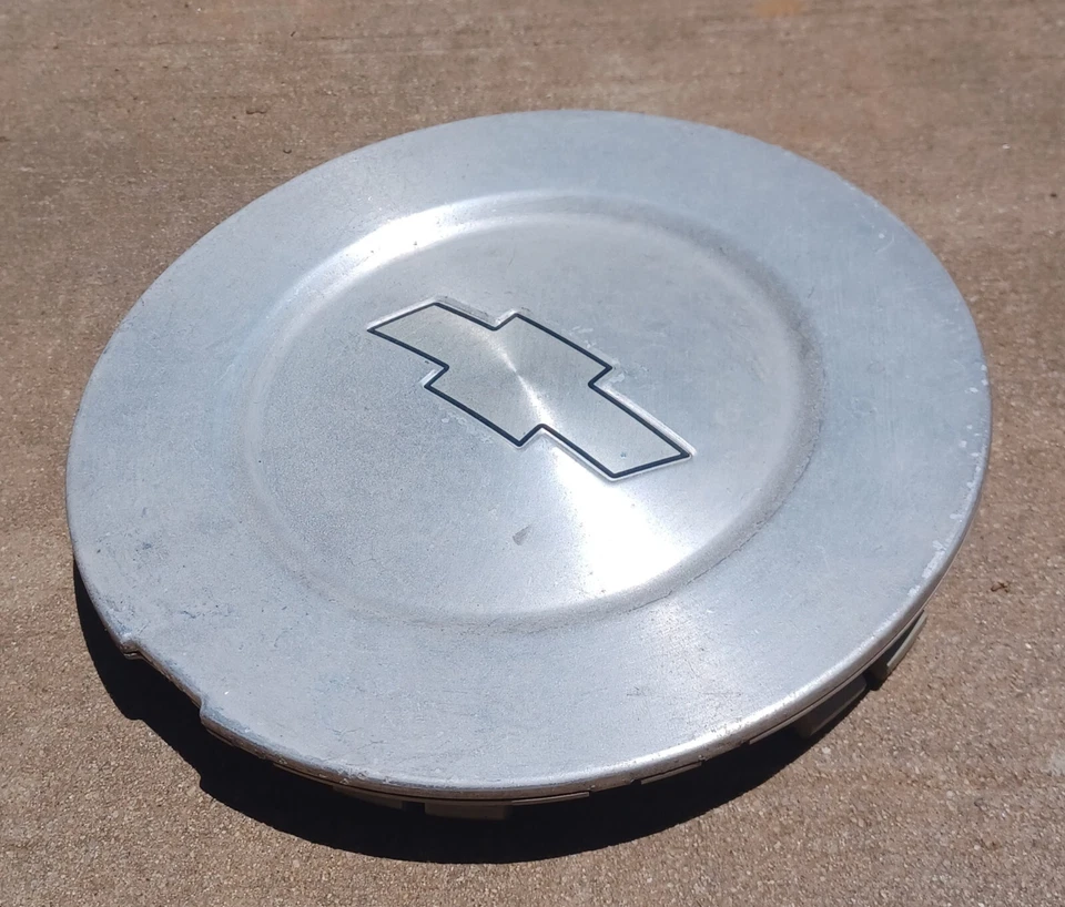 Chevrolet Trailblazer center cap 2004-2009 part number 9595108 05 - Image 2 of 3