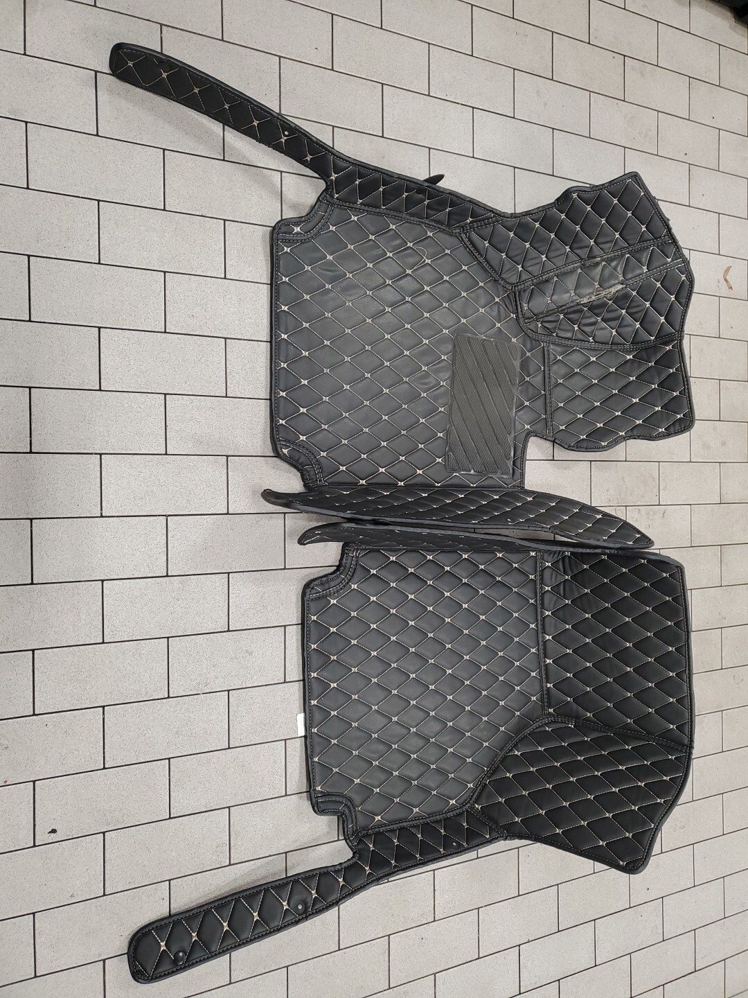 Audi R8 Diamond Stitch Front Carpets