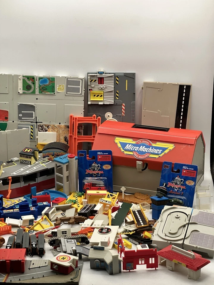 Micro Machines City Lot 1988 Galoob Toys Case City Scene Ship Accessories More - Image 3 of 4