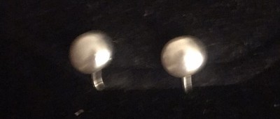 Japanese Mobe  Petite Pearly Vintage Screwback Earrings Silvery Cool Tone Glow