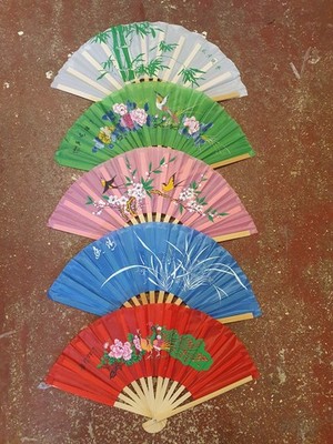 2x Pastellfarben Holz Damen Klapp Hand Sommer Deko Fächer UK Verkäufer
