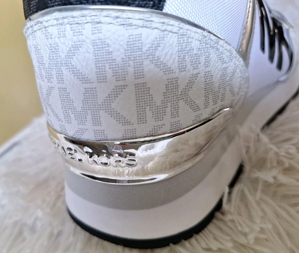 Zapatillas Michael Kors Maddy Logo Talla 7.5 Blanco Plata Metálico Zapatos Foto 4 de 4