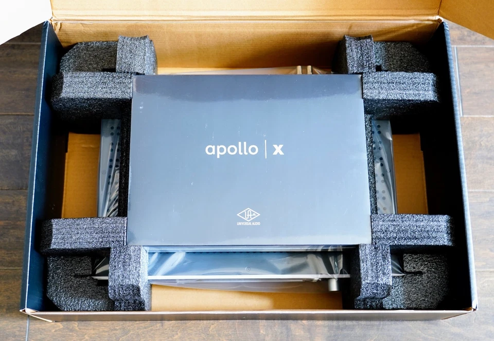 Universal Audio Apollo x16 Gen 2 Essentials+ 18 x 20 Thunderbolt Audio Interface - Image 2 of 4