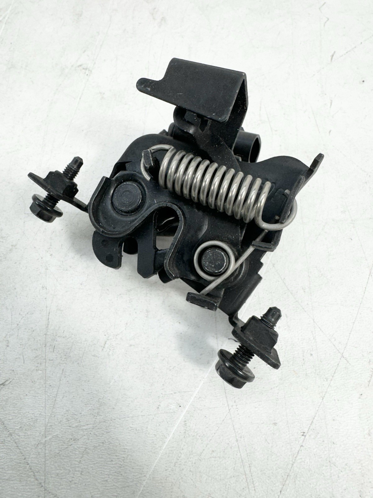 2014-2021 MASERATI GHIBLI FRONT HOOD BONNET RIGHT SIDE LOCK LATCH ACTUATOR OEM