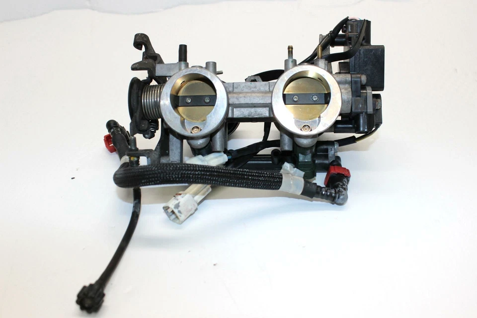 Kawasaki Ninja 650r Ex650c 2009-11 inyectores principales de combustible/cuerpos del acelerador Foto 2 de 4