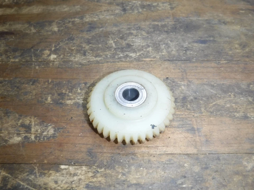 1996 Ds80 Oil Pump Drive Gear 1978 - 2004 - Image 3 of 4