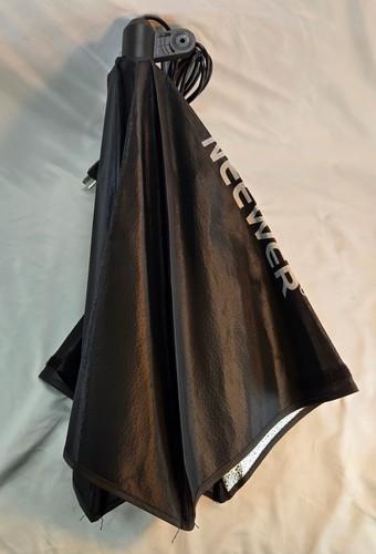 NEEWER Softbox Square Needs New Socket inc Softbox Hood Rods Monolight Cable - Picture 13 of 14