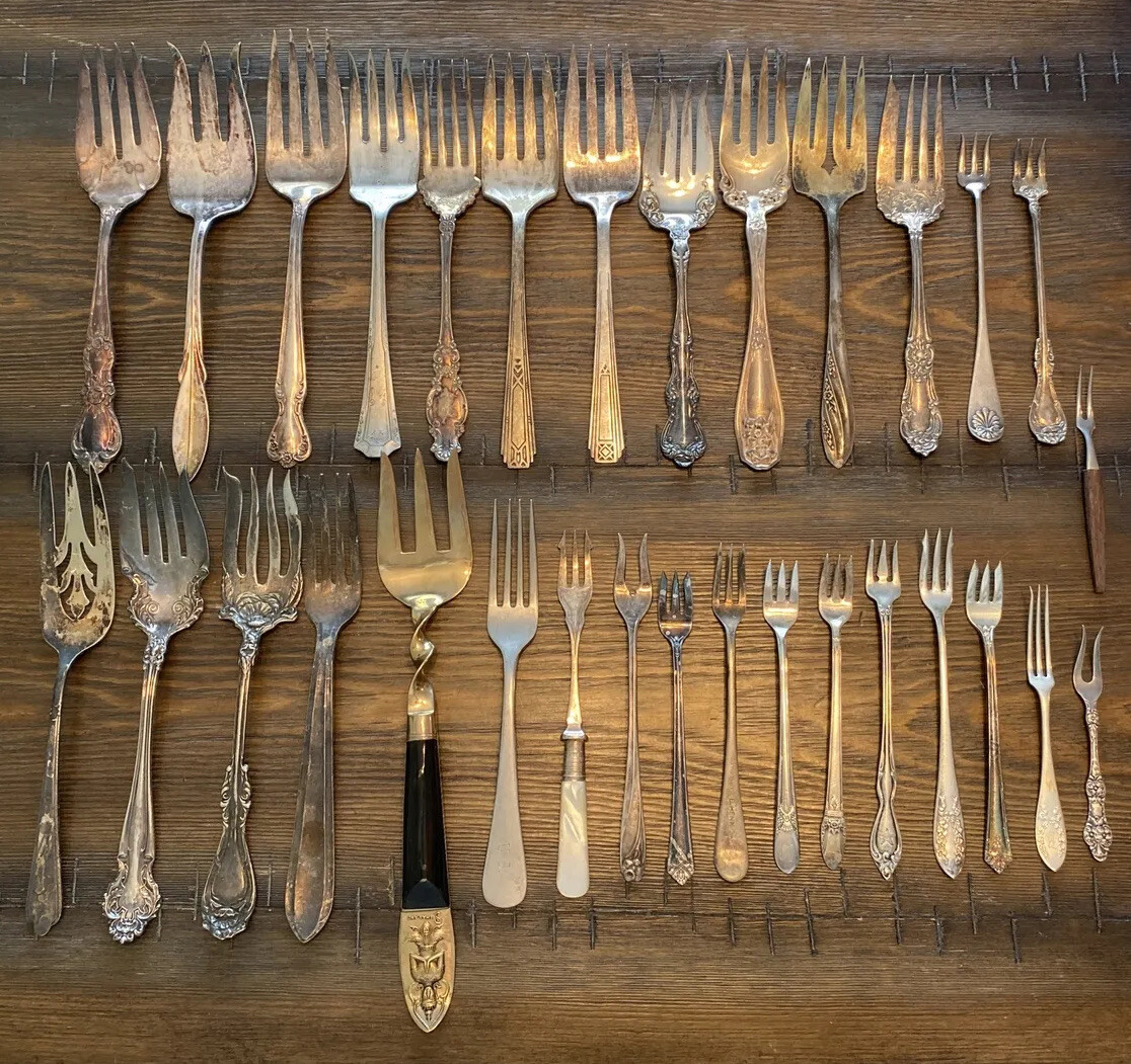 LOT 31 FORKS ORNATE VINTAGE ANTIQUE MIXED SILVER PLATE SERVING FLATWARE