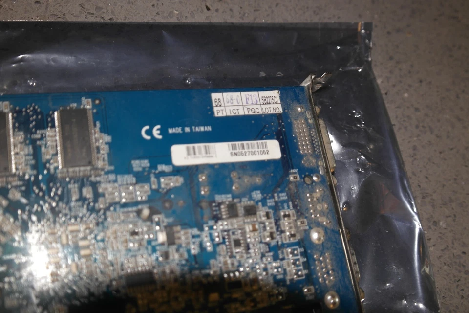 Gigabyte GV-R96P128DE ATI Radeon 9600 128 MB  AGP VGA S-video DVI Graphics card - Image 4 of 4