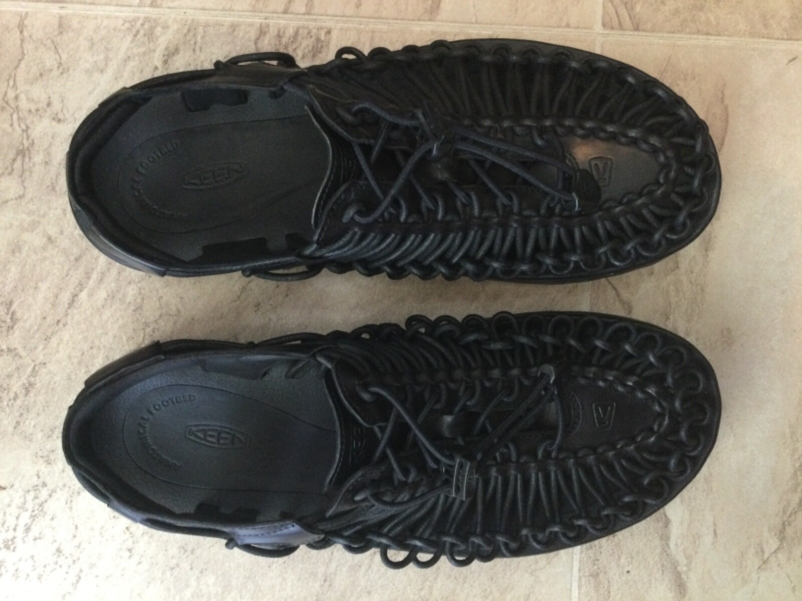 Scarpe sandalo con cinturino nuove $245 KEEN Uneek pelle premium nere 1024961 donna 11