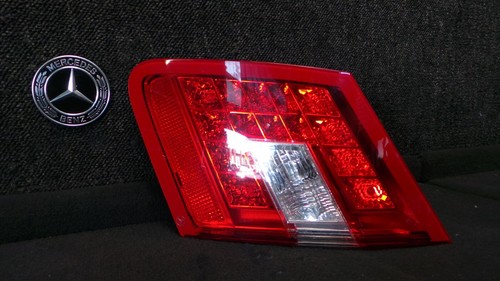 ZA-9 * Mercedes W212 Limousine Rückleuchte Rechts Innen A2128200864 Original