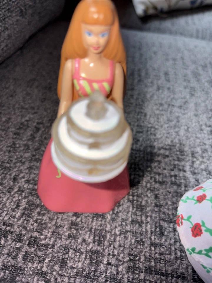 McDonald's Happy Meal Juguetes Años 90 Barbie Lote de 10 Muñecas 2 Soportes Foto 2 de 4