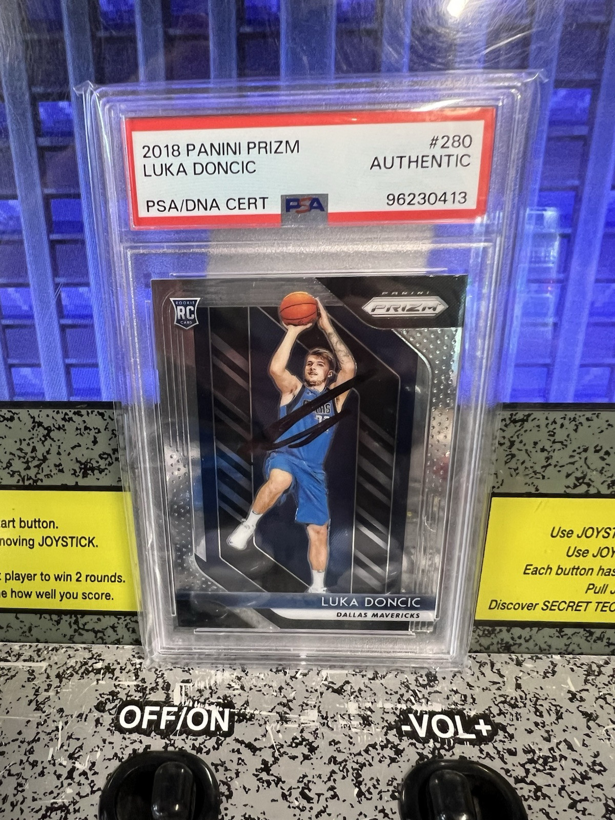 2018-19 Panini Prizm Luka Doncic #280 RC Rookie Auto PSA/DNA Autograph - Lakers view 7