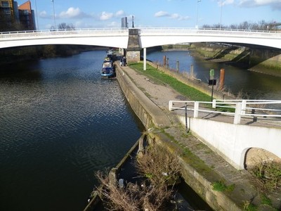 Foto A2 Twelvetrees Halbmond Brücke Bogen\/TQ3682 Diese Ansicht ist aus der F c2014