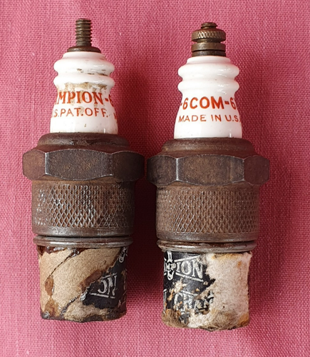 Pair of NOS Vintage Champion -6COM-62 Spark Plugs USA (untested) - Picture 5 of 8