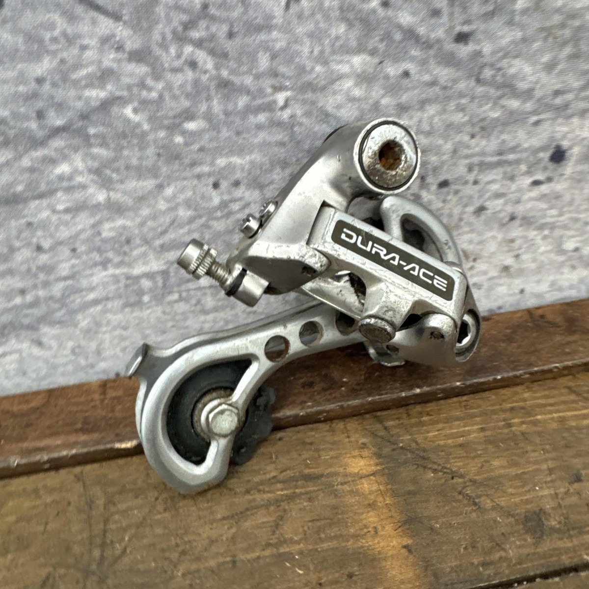 激レア Shimano DURA-ACE BR-7400 s-l1200.jpg