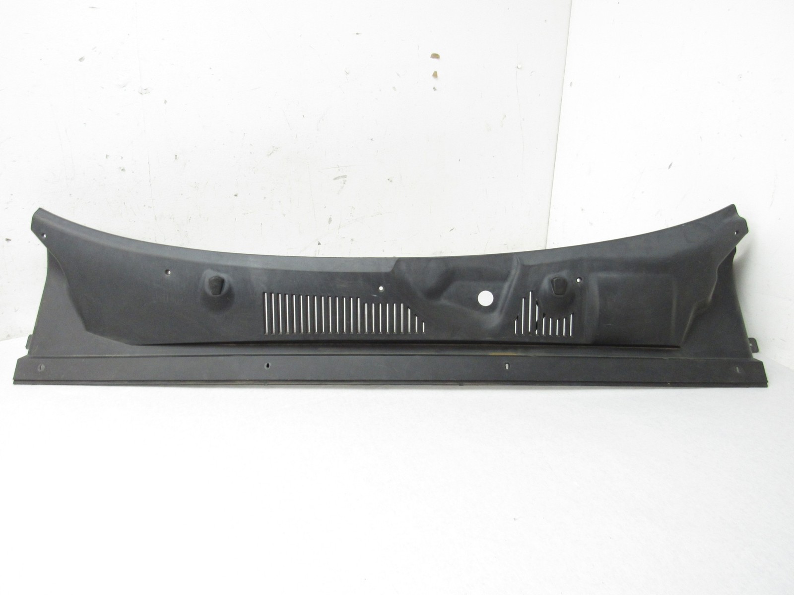 Maserati Coupe GT 2003 Front Windshield Cowl Cover Panel Trim 02-06 |:Y