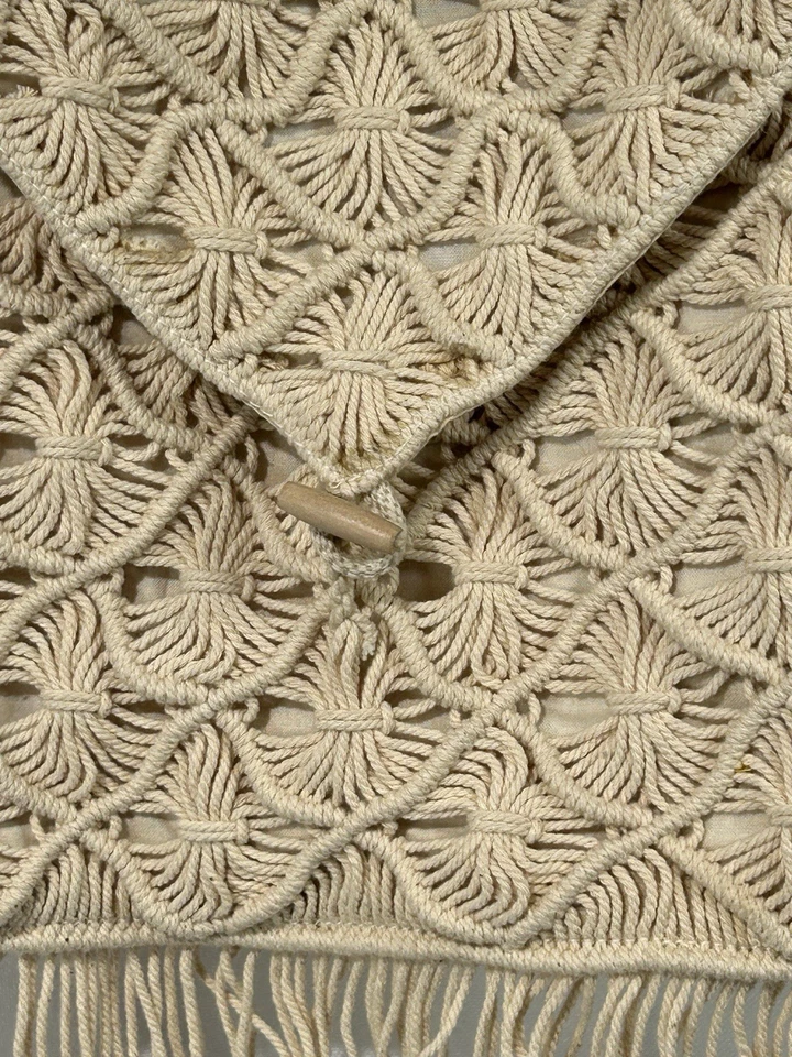 Bolso Bandolera American Eagle Macramé, Bandolera, Boho, Flecos, Crema Foto 3 de 4