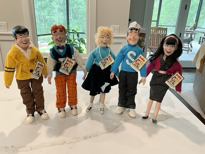 ARCHIE COMIC DOLLS W/STANDS -ARCHIE/BETTY/VERONICA/JUGHEAD/REGGIE W/TAGS SEE PIC