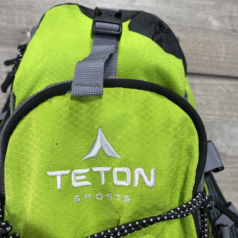TETON Mochila Deportiva Hidratación Mochila Verde Senderismo Paquete Lluvia Cubierta Bungee Foto 2 de 4