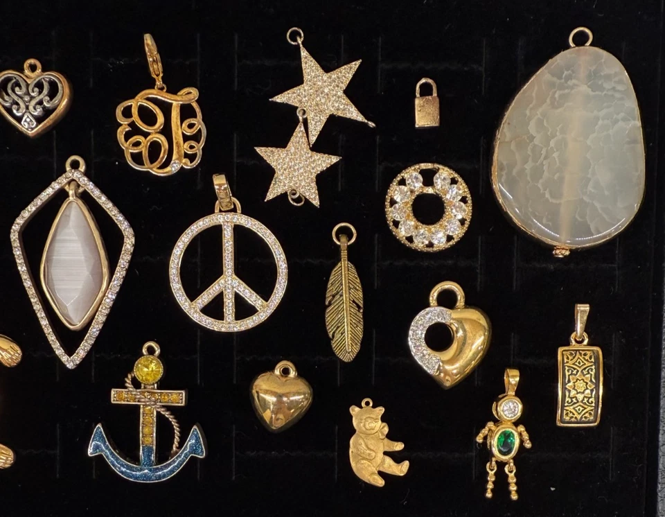 19 Piece Gold Tone Charm Pendant Lot Turtle Heart Star Peace Sign Anchor - Image 3 of 4