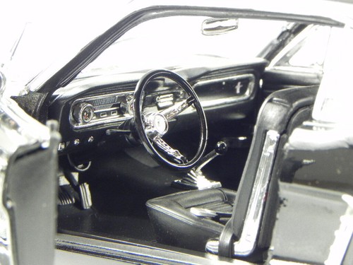 Ford Mustang Coupe 1964 1/2 black diecast model car 12519 Welly 1/18 - Picture 6 of 7