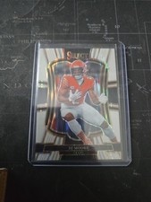 2025 Panini Select DJ Moore 173 Premier Level White Shock Prizm /799