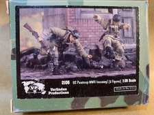 "INCOMING!"  U.S. Paratroops WWII    (2 Figures)   Verlinden #2106