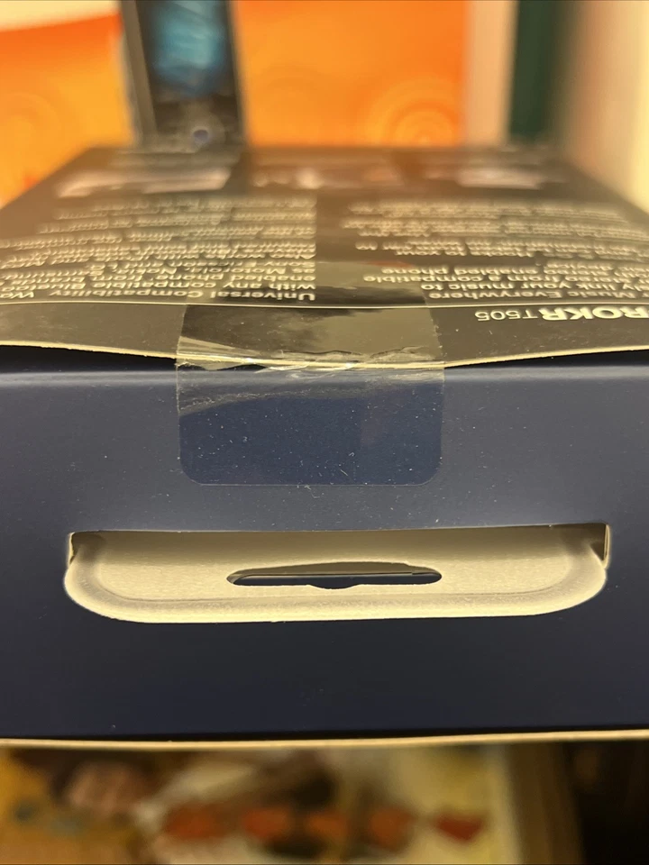 Brand New Sealed MOTOROLA T505 Bluetooth In-Car Speakerphone Handsfree Car Kit - Image 3 of 4