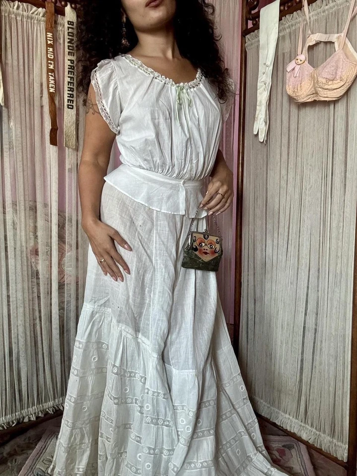 Near-Perfect Antique Edwardian Cotton Corset Cover with Ribbon Trim, Size XXS-XS - Image 3 of 4