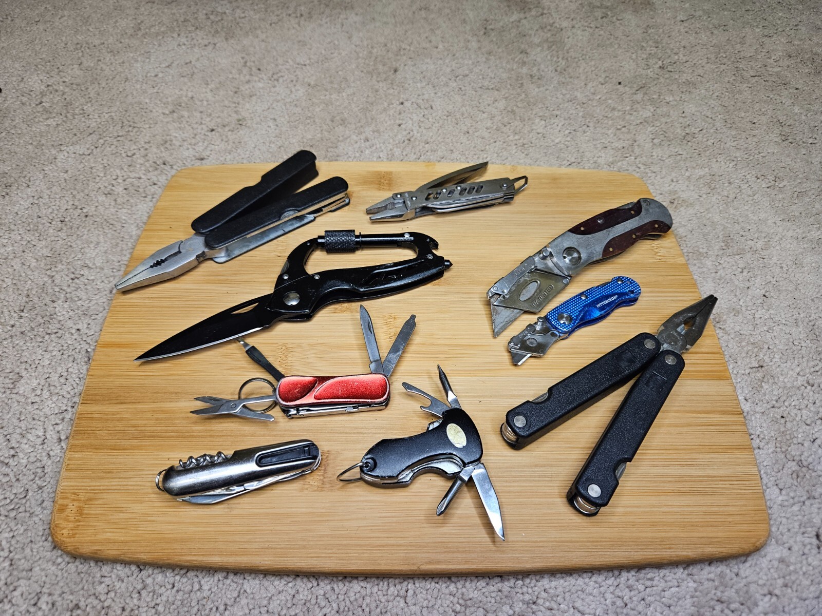 TSA Multi tools & knives, Lot of 20 Includes Victorinox, Gerber