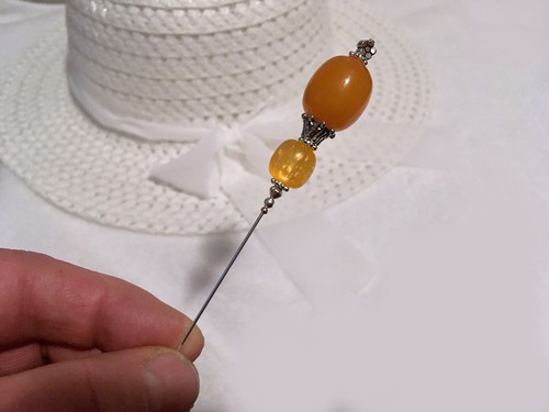 HATPIN con cera de abejas dorada ámbar sintético - ajuste de acabado plateado antiguo - pasador de sombrero de 8 pulgadas - Imagen 8 de 11