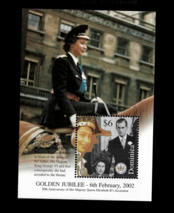 VINTAGE CLASSICS- Dominica 2002-The Queen- Souvenir Stamp Sheet- Scott 2356 MNH