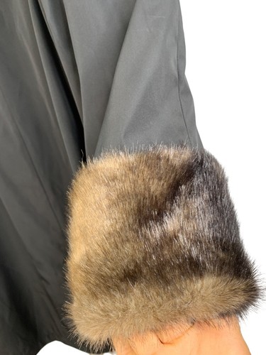 Reversible Platinum Urex Faux Fur Coat 1X Black Raglan Winter A-line Button EUC - Picture 16 of 18