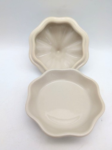 Longaberger Basket Garlic Roaster Pottery Woven Traditions White Ivory Color - Picture 2 of 4