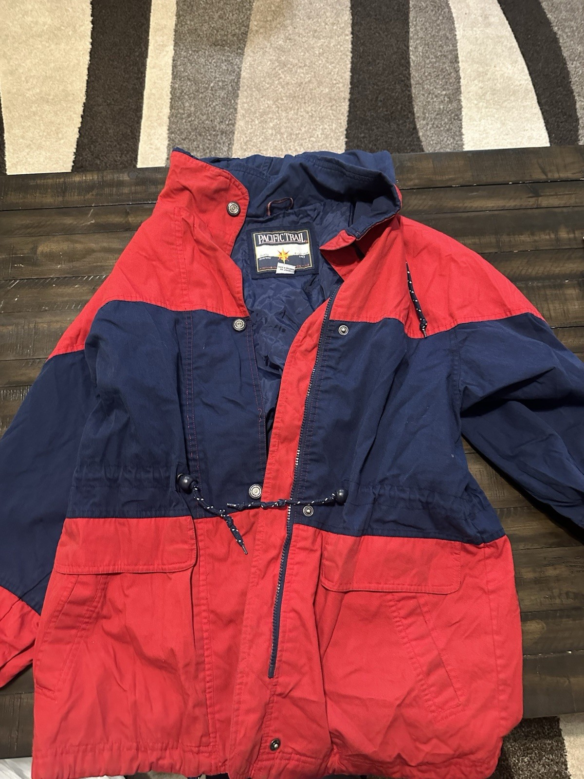 Vintage Pacific Trail Jacket Red Size M