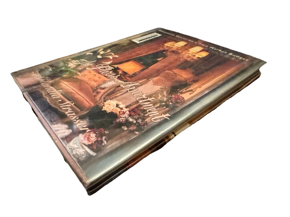 Paris Apartment : Romantic Decor on a Flea-Market Budget by Claudia Strasser and - Image 4 of 4