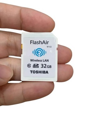 Used Toshiba FlashAir 32GB Wireless LAN Wi-Fi SD Card SDHC Class 10 W-02