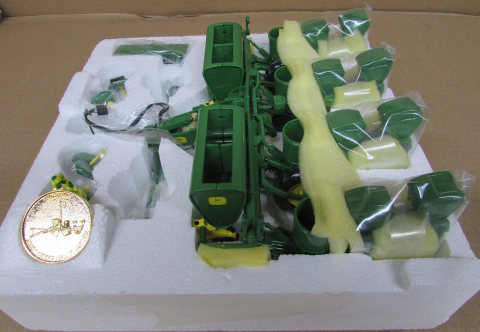 Ertl Precision Classics #9 John Deere 494-A Four Row Planter New 1/16 - Image 3 of 4