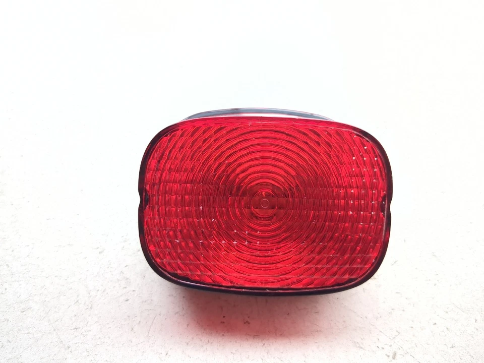 07-12 Harley Ultra Classic Electra Glide FLHTCU Luz de freno trasero Lámpara Lente Foto 2 de 4