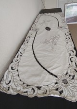 Embroided table clothe runner