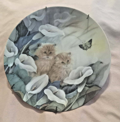 Kittens In Nature, Lily Chang, Alluring Lillies, Great Gift