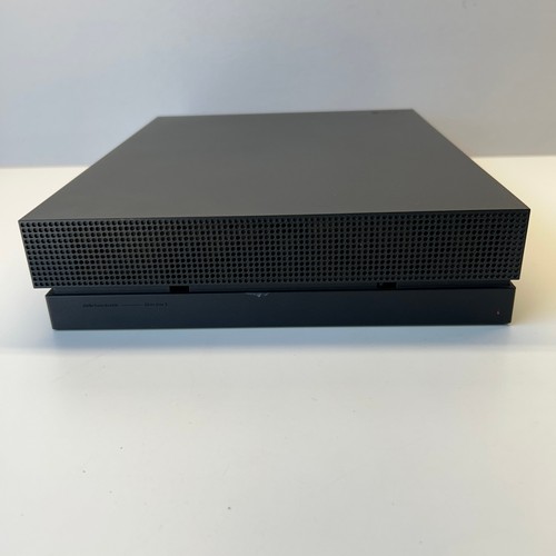 Xbox One X 1TB Console Bundle 1787 Official Controller TESTED FAST SHIPPING - Picture 10 of 11