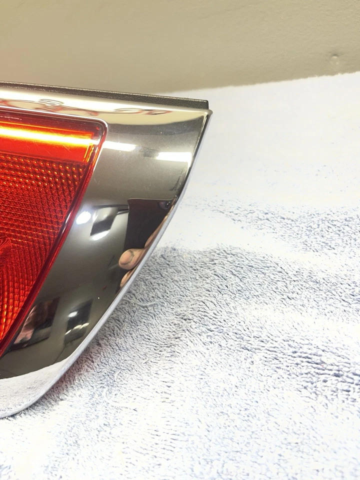 LUZ DE ESCOTILHA TRASEIRA ESQUERDA 2011-2015 LINCOLN MKX - Imagem 2 de 4